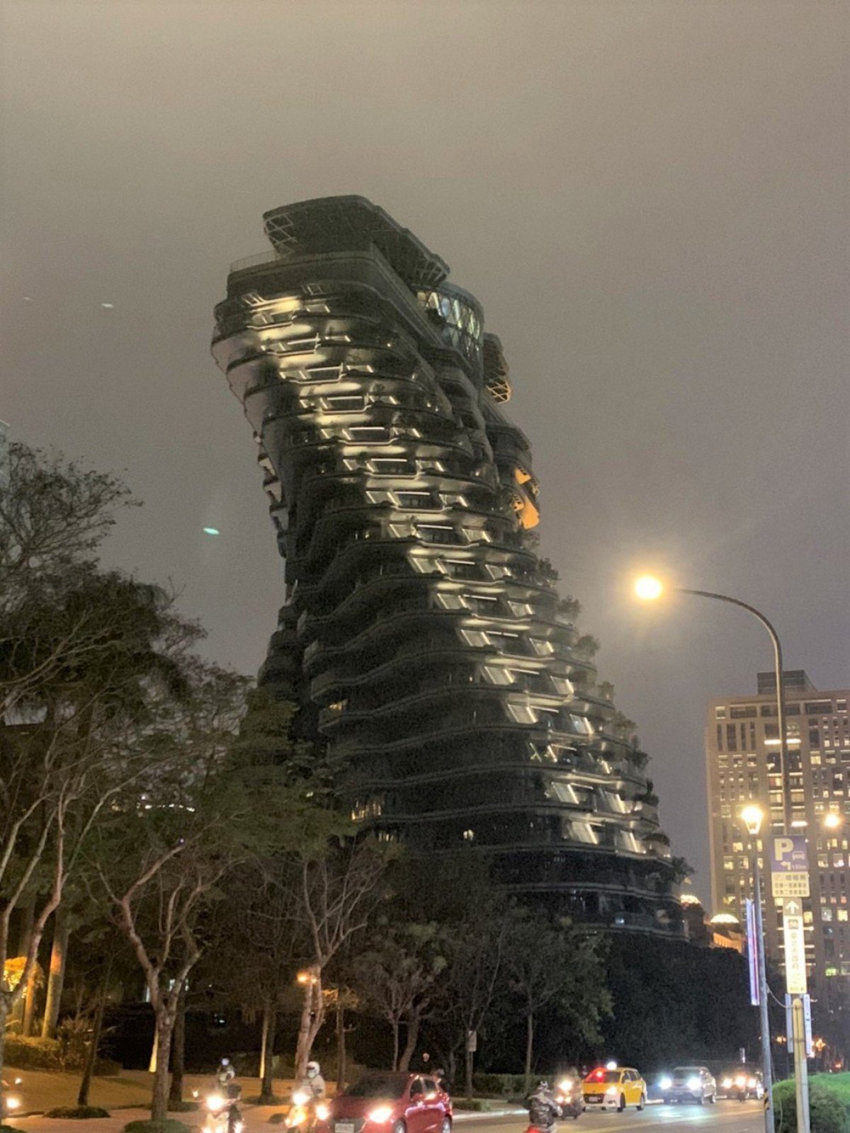 最貴豪宅陶朱隱園 推出試燈秀