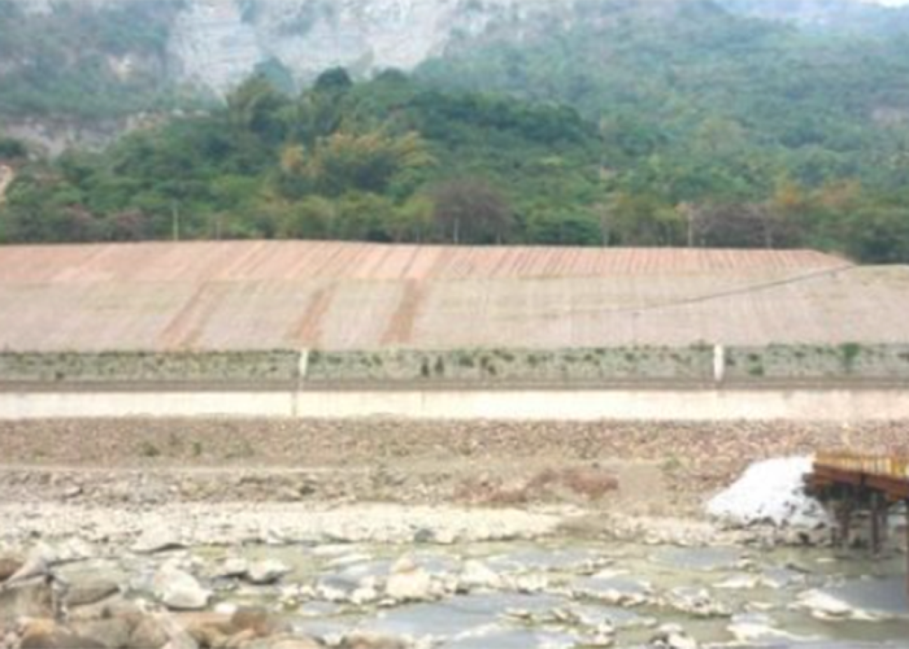 堆填土方容量約為32萬立方公尺